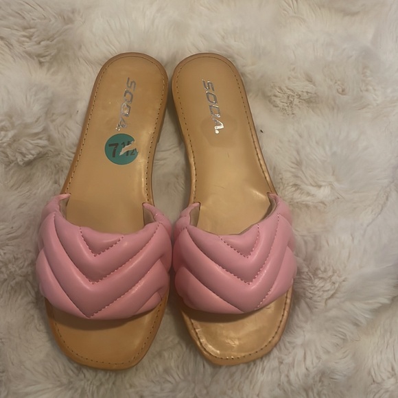 Pink sandals - Picture 4 of 6